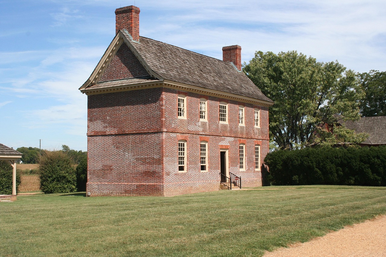 Cleopatra’s Diplomatic Strategies During The Roman Civil War